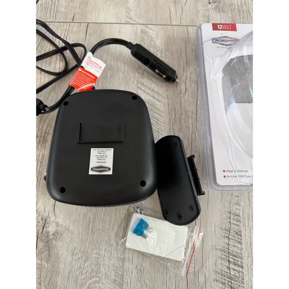 RoadPro 12-Volt Heater Fan/Defroster - Picture 5 of 7